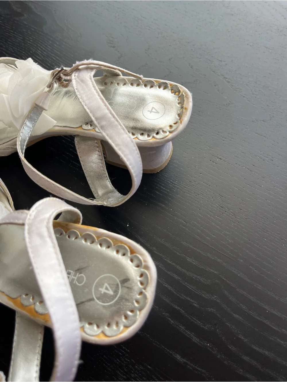Cherokee White Faux Silk Flower Rhinestone Block Heel Sandals Dress Shoes Size 4